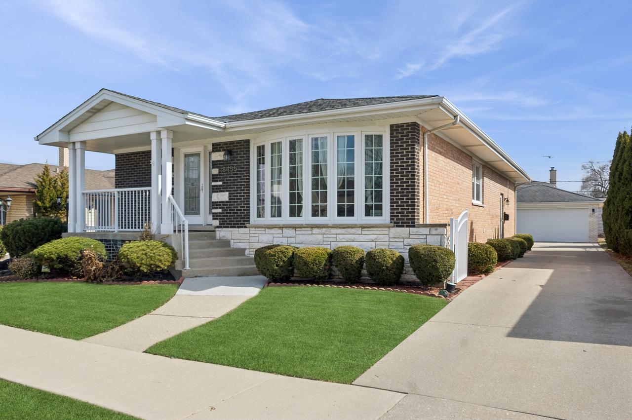 8455 N Chester Ave., Niles, IL 60714