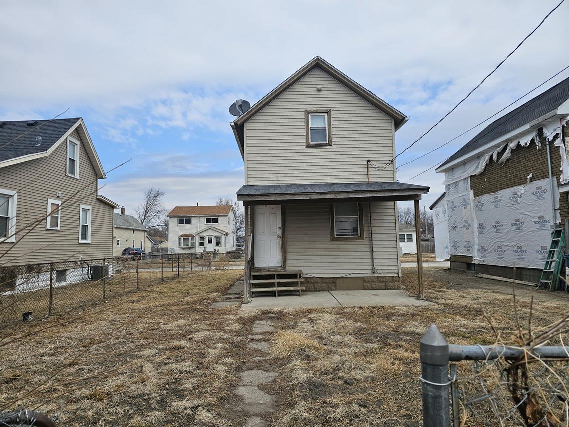 1548 11th Ave., East Moline, IL 61244