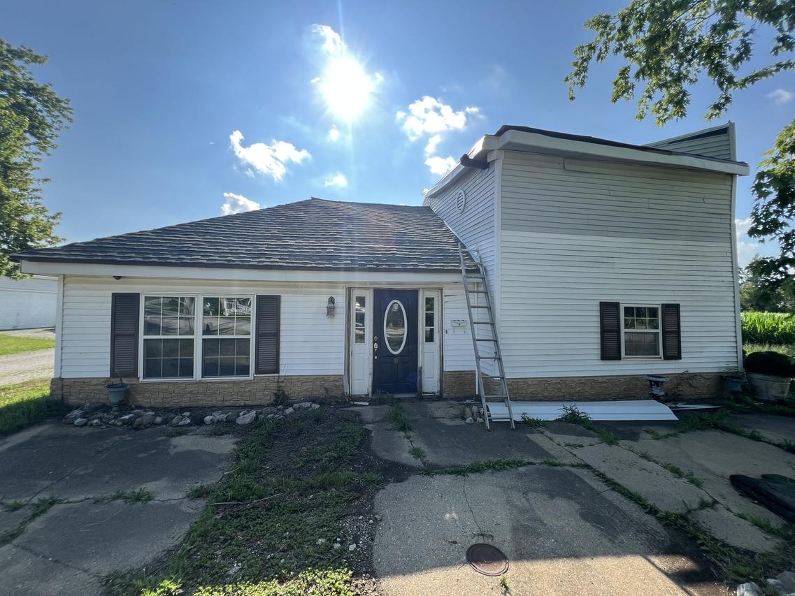 303 N Main St., Seymour, IL 61875
