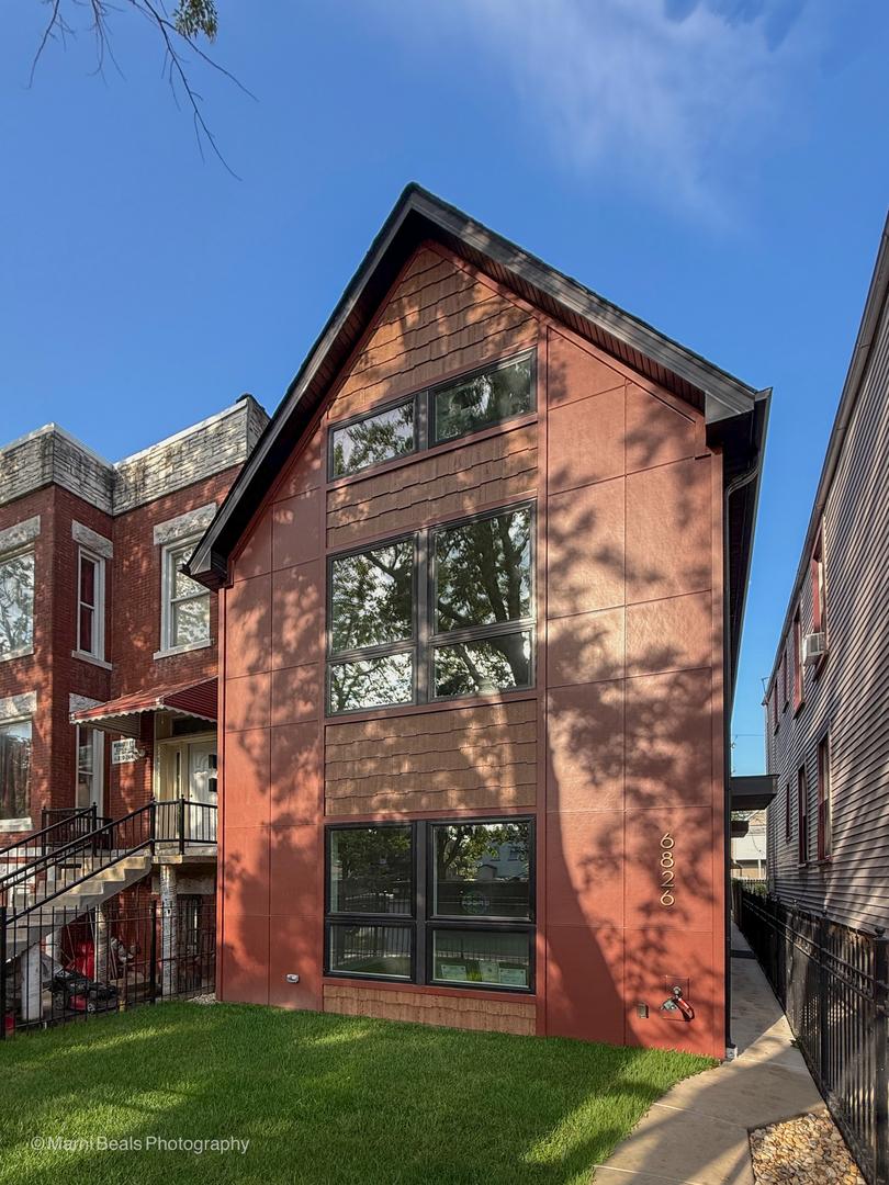6826 S Langley Ave., Chicago, IL 60637