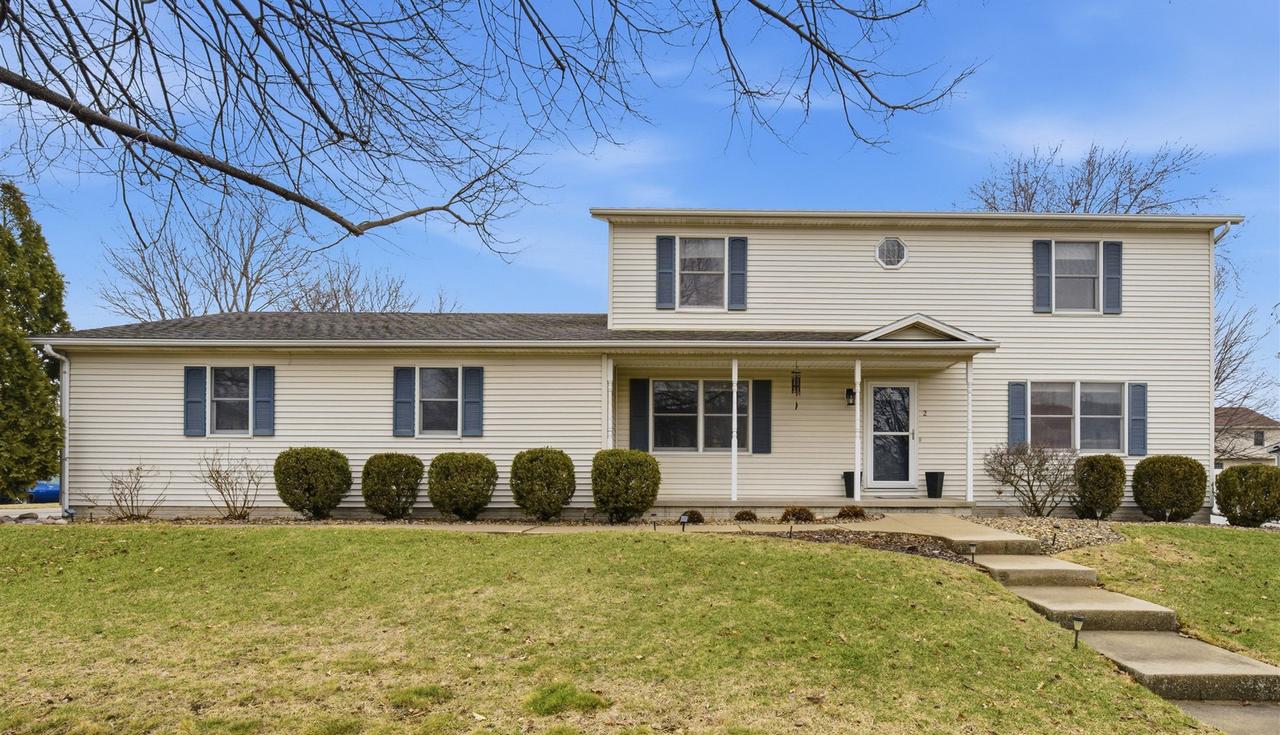 2 Knottingham Ct., Bloomington, IL 61704