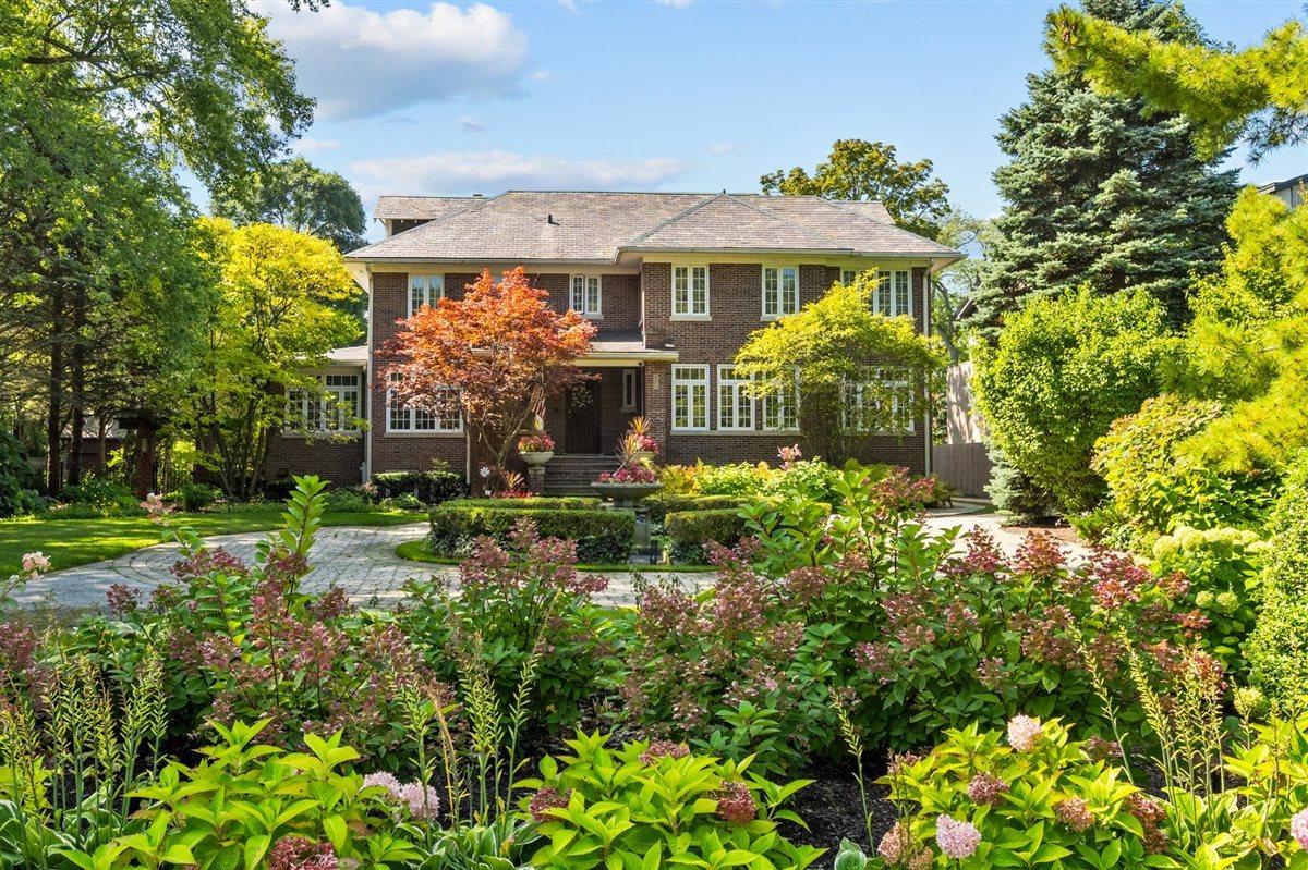 224 Sheridan Rd., Kenilworth, IL 60043