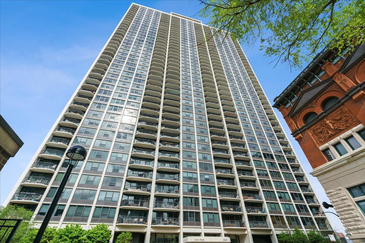 1560 N Sandburg Ter. #4301-4303, Chicago, IL 60610