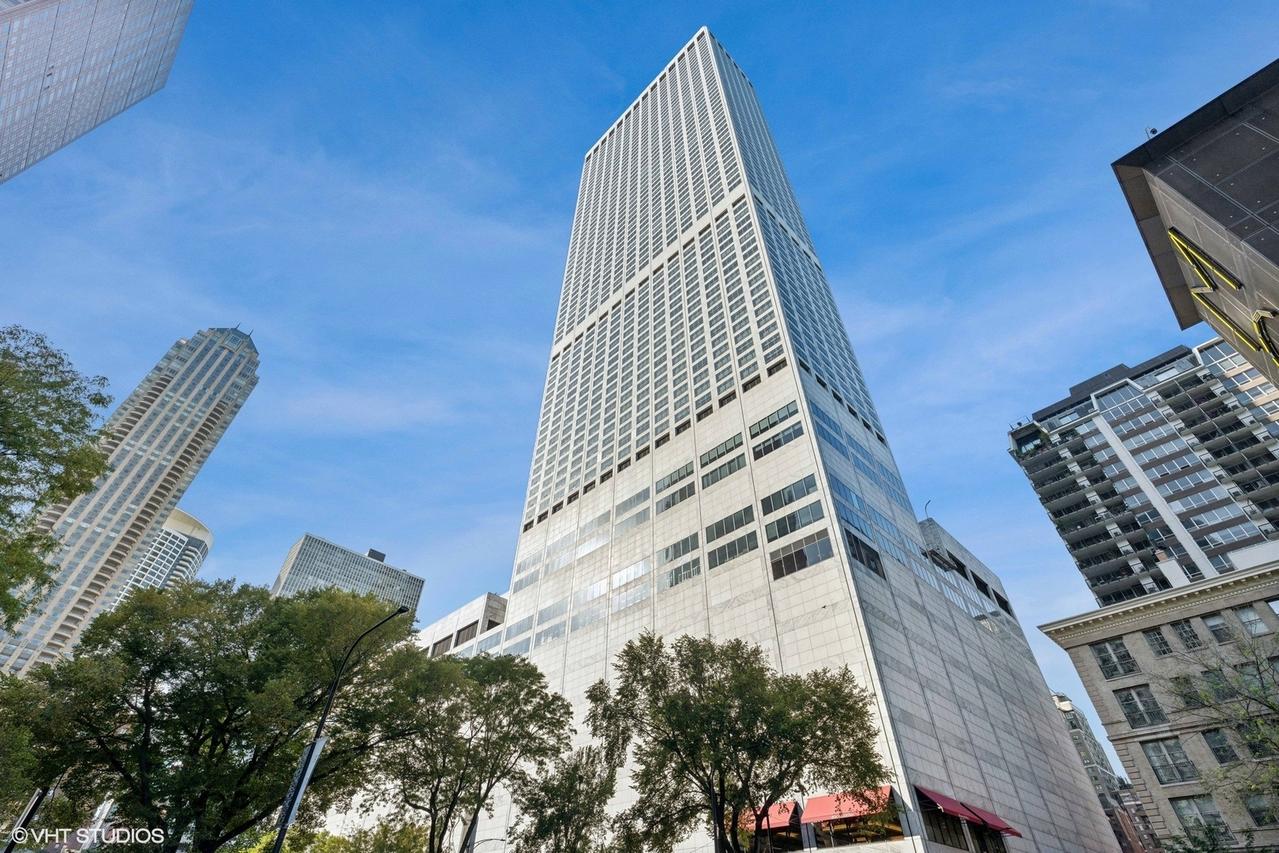 180 E Pearson St. #3704-3705, Chicago, IL 60611