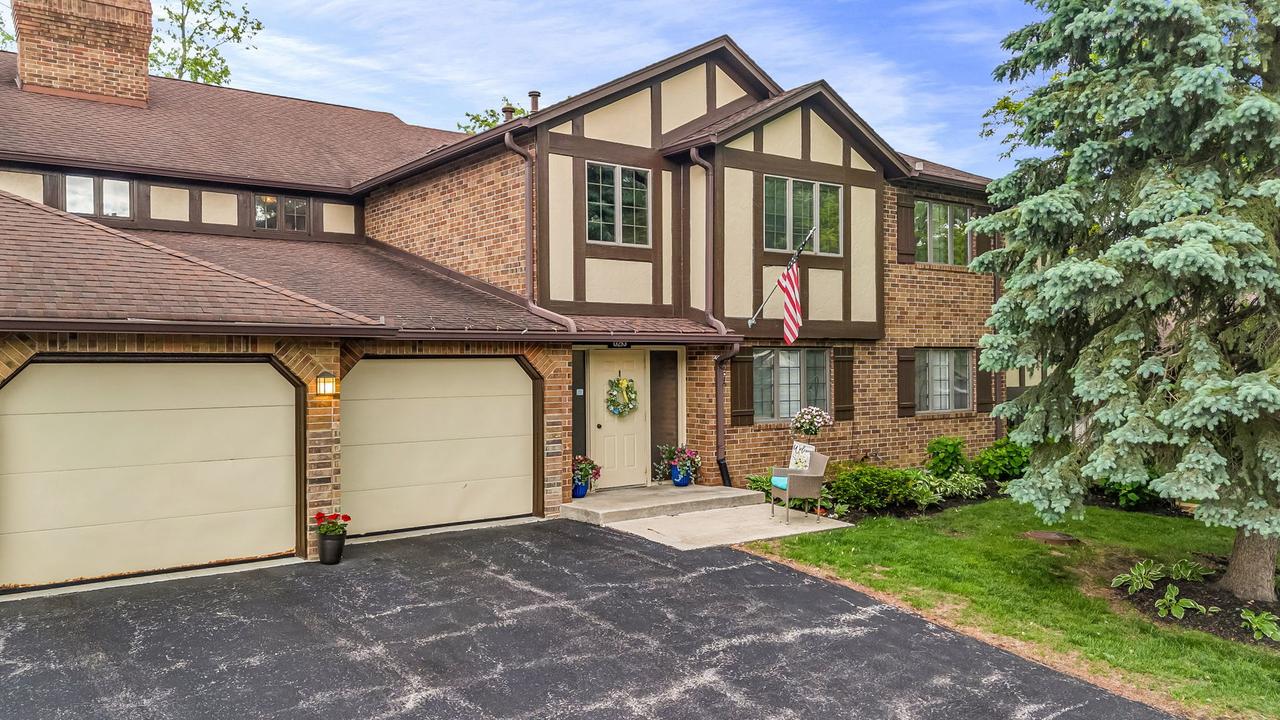 13253 S Oak Ridge Tr. #2B, Palos Heights, IL 60463