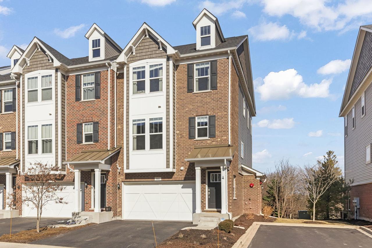941 Coletta Cir., Naperville, IL 60563