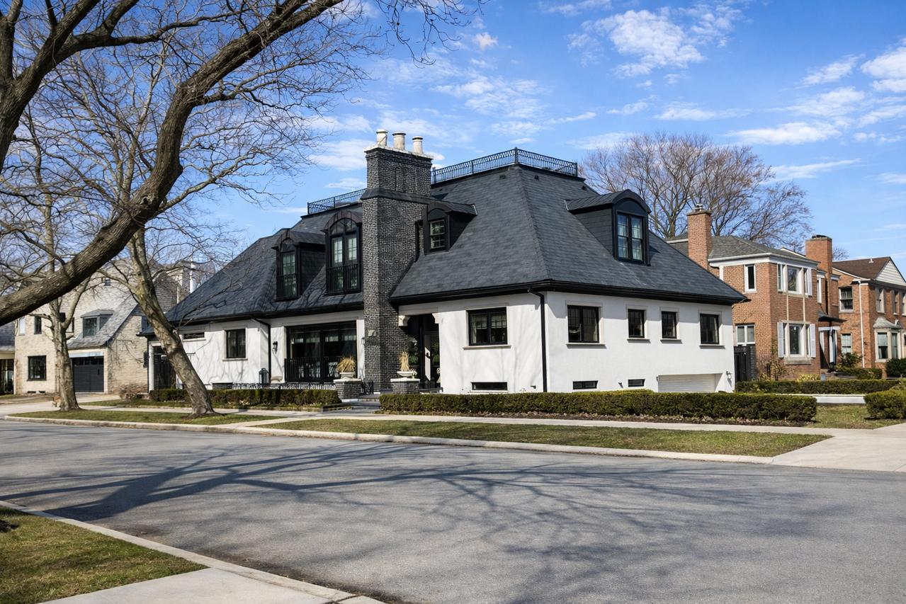 6227 N Sauganash Ave., Chicago, IL 60646