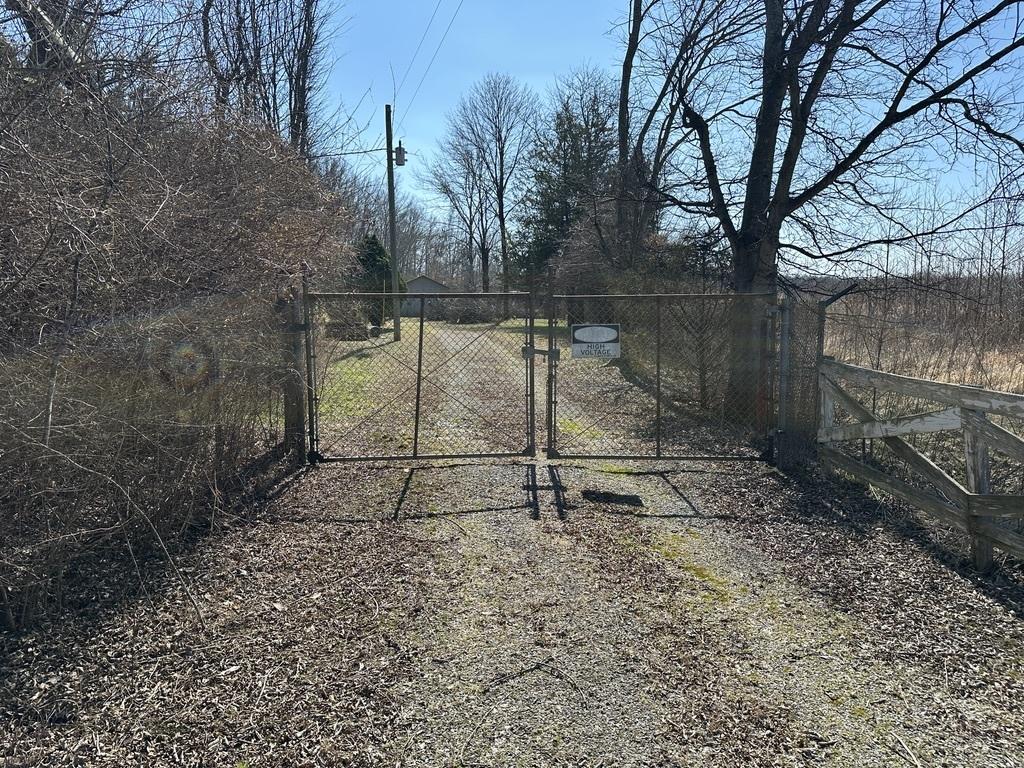 451 Bullock Hill Rd., Simpson, IL 62985