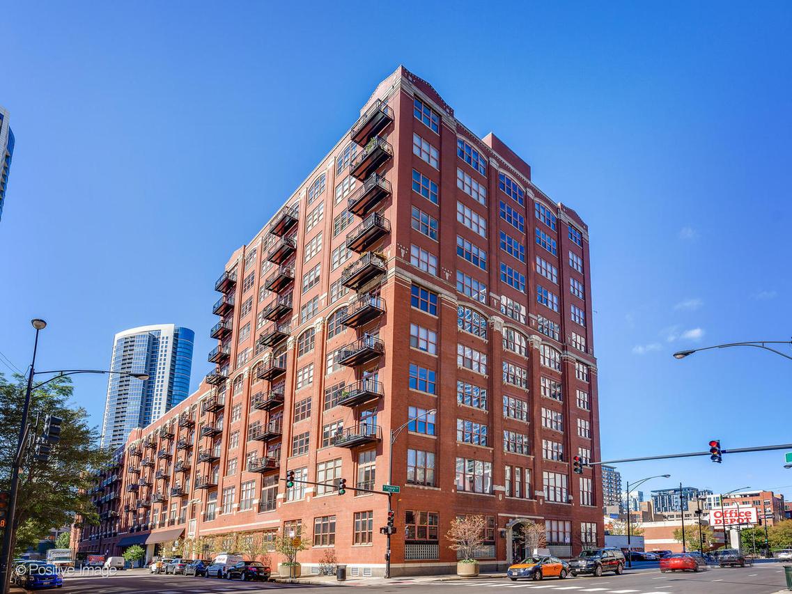 360 W Illinois St. #8F, Chicago, IL 60654