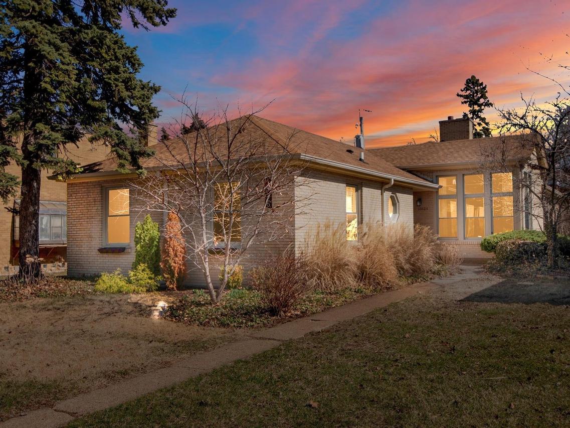 10025 S Hamilton Ave., Chicago, IL 60643