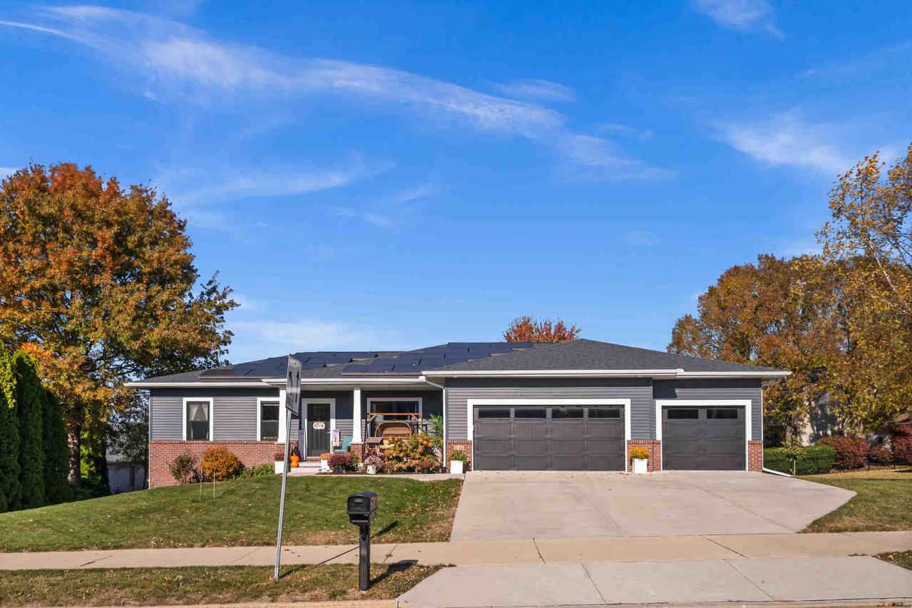 3103 Fox Creek Rd., Bloomington, IL 61705