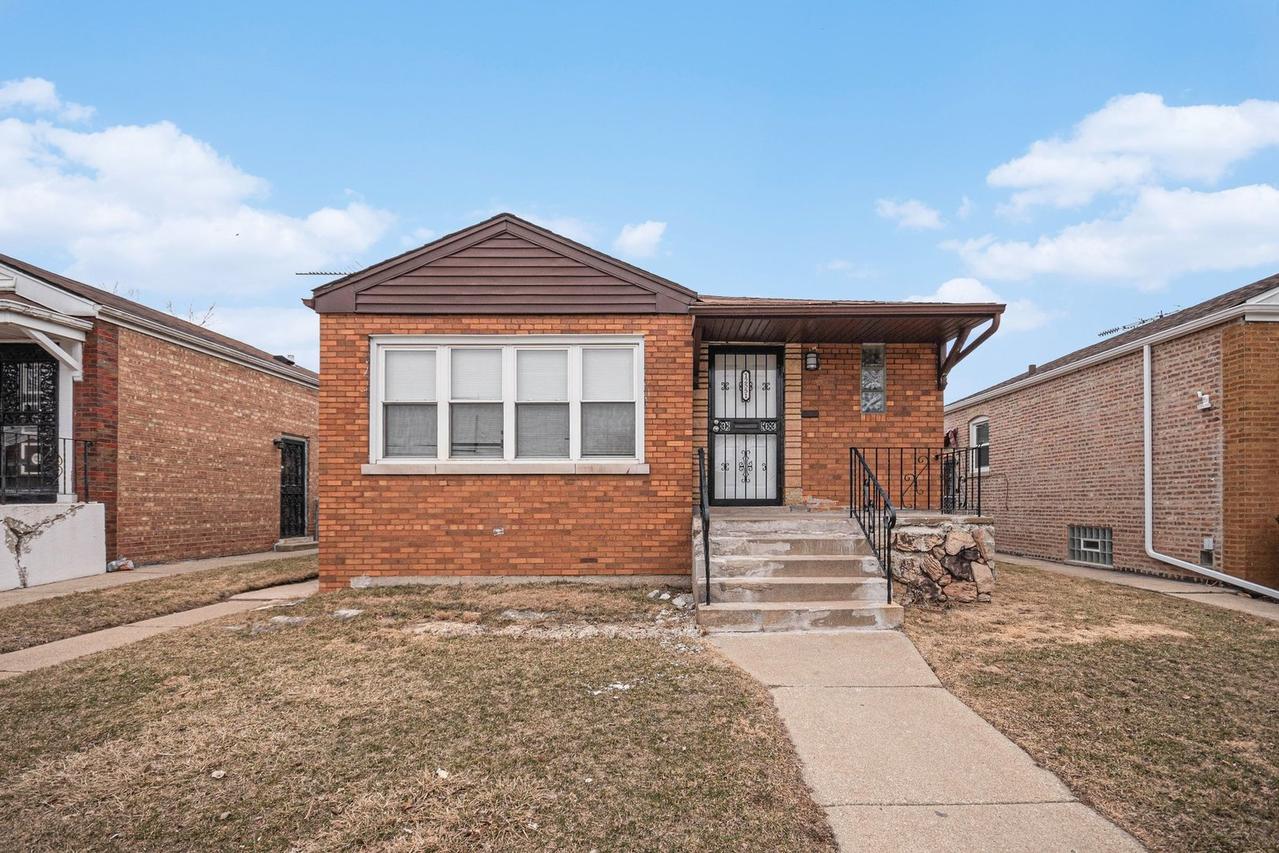 12551 S Eggleston Ave., Chicago, IL 60628
