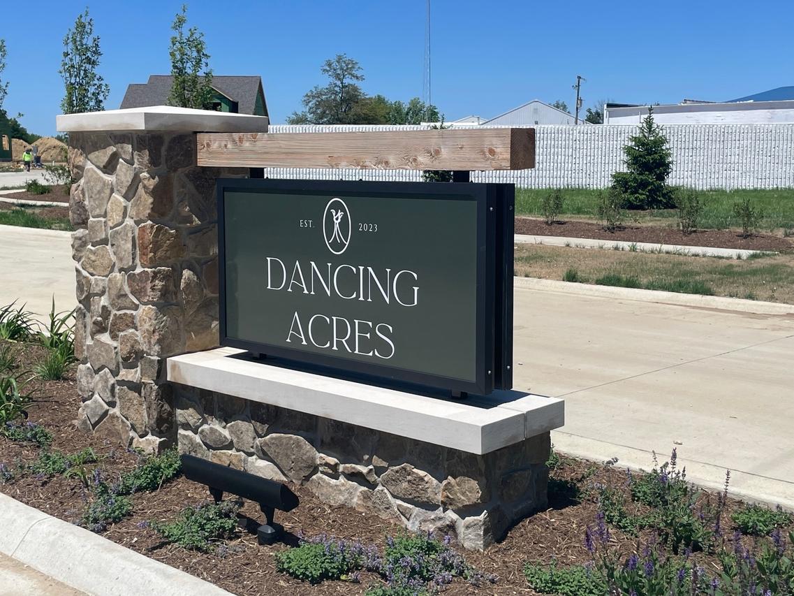 205 Tango Cir., Monticello, IL 61856