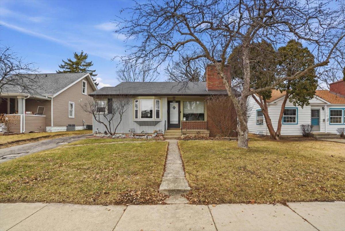 956 Westmoreland Ave., Waukegan, IL 60085