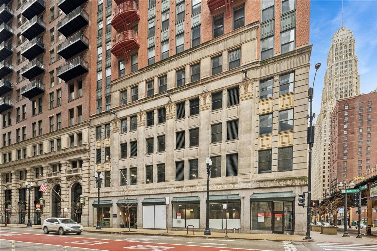 208 W Washington St. #2007, Chicago, IL 60606
