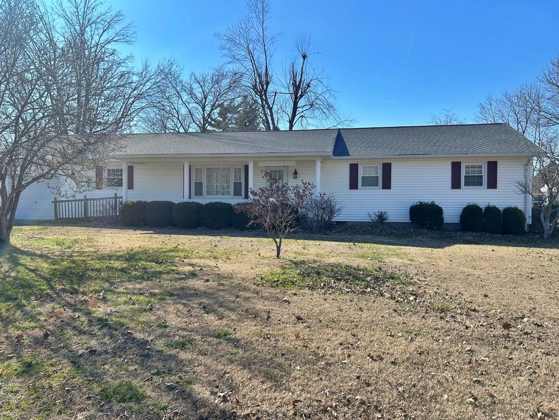 120 Southwest Dr., Harrisburg, IL 62946