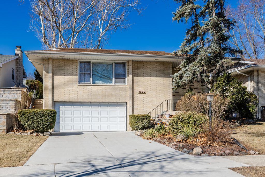 1222 Woodside Rd., La Grange Park, IL 60526