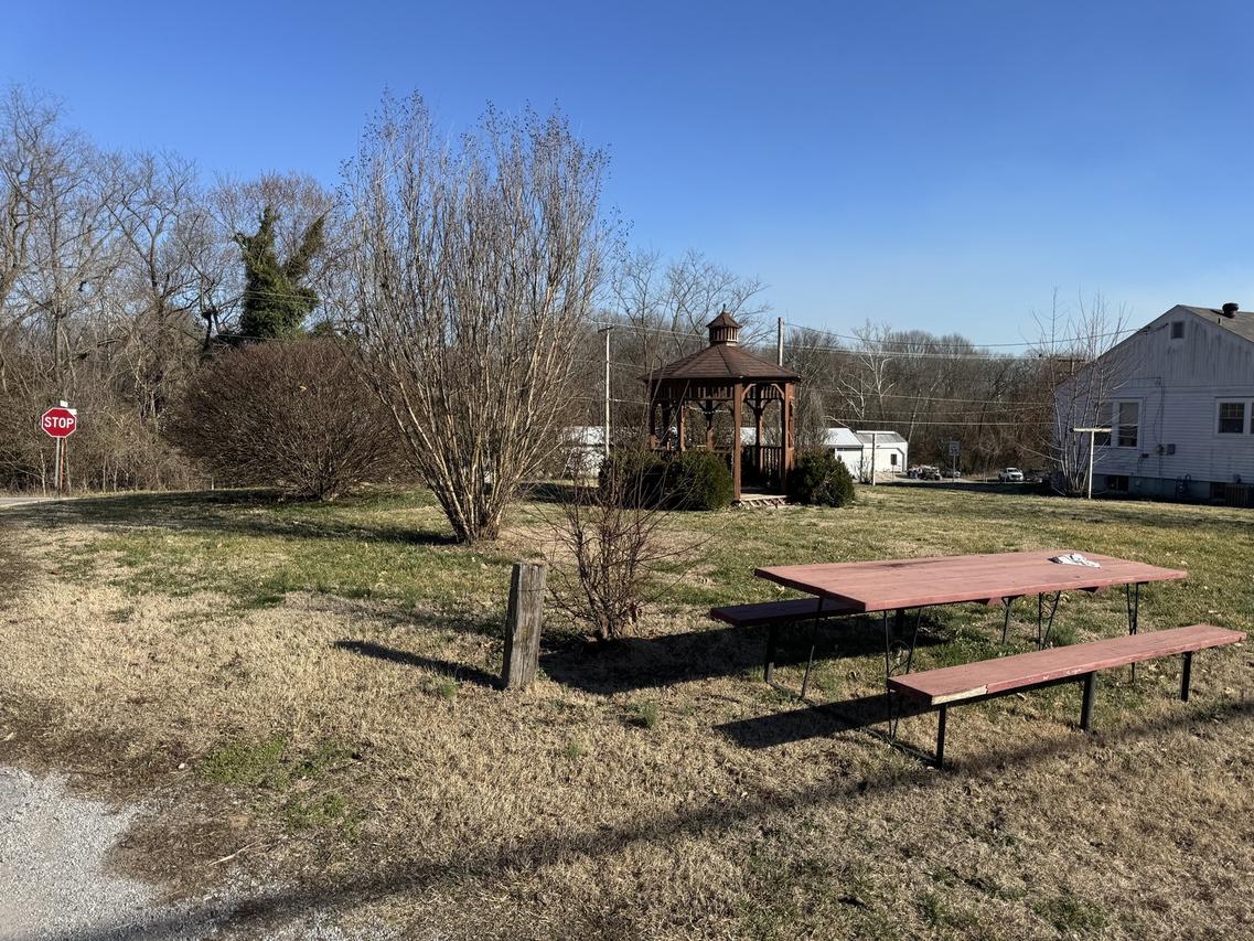 102 Grammer St., Jonesboro, IL 62952