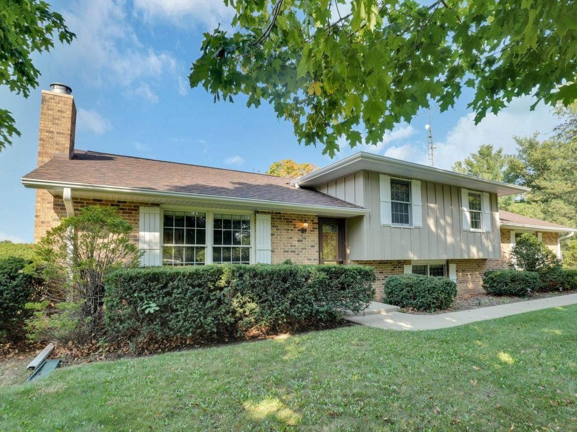 3303 Vermont Rd., Woodstock, IL 60098