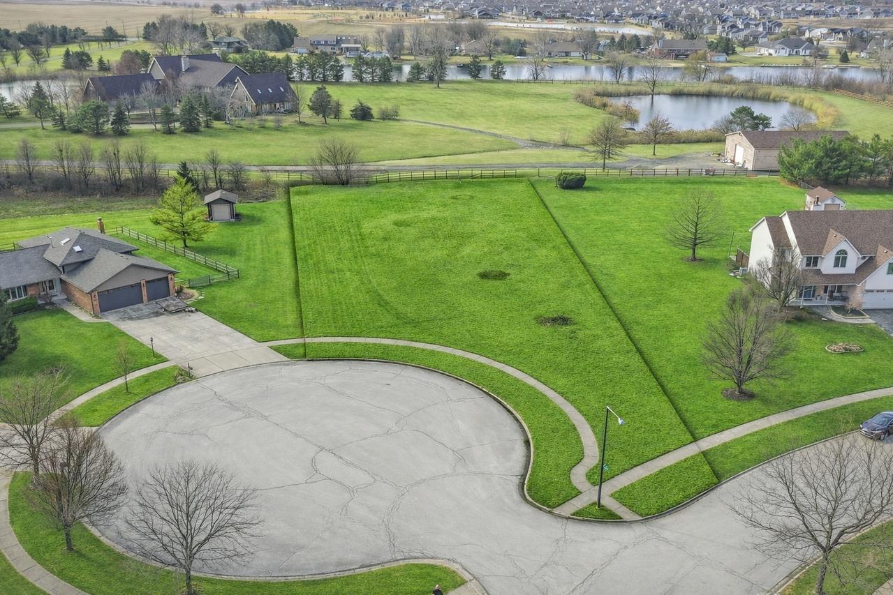 22600 Knoll Ct., New Lenox, IL 60451