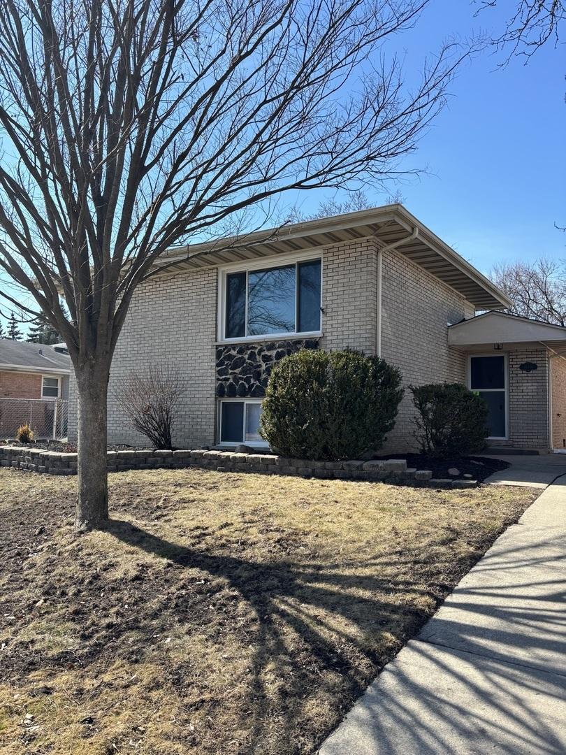 16456 George Dr., Oak Forest, IL 60452