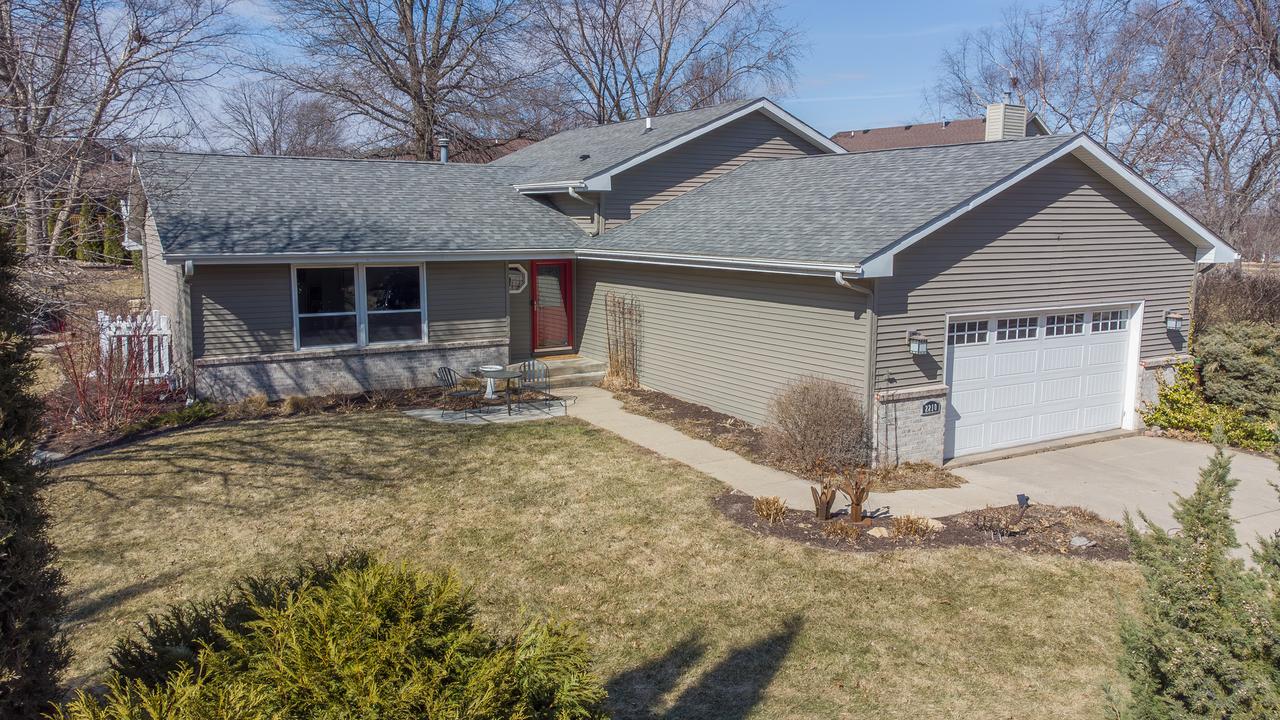 2210 Country Ct., Freeport, IL 61032