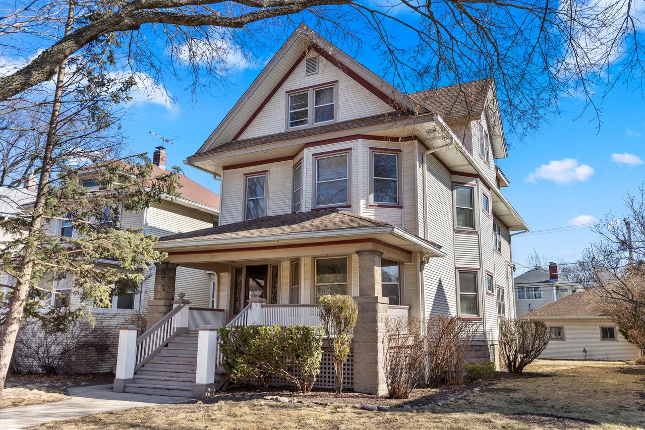 608 S Grove Ave., Oak Park, IL 60304