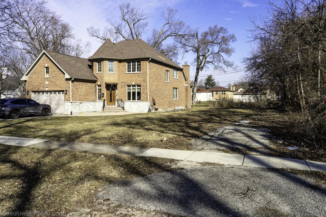 1738 Lunt Ave., Des Plaines, IL 60018