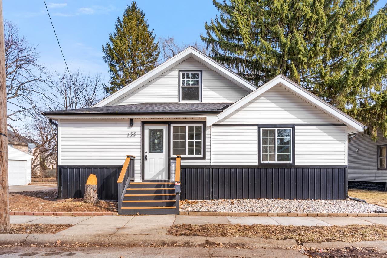 620 17th St., Rockford, IL 61104