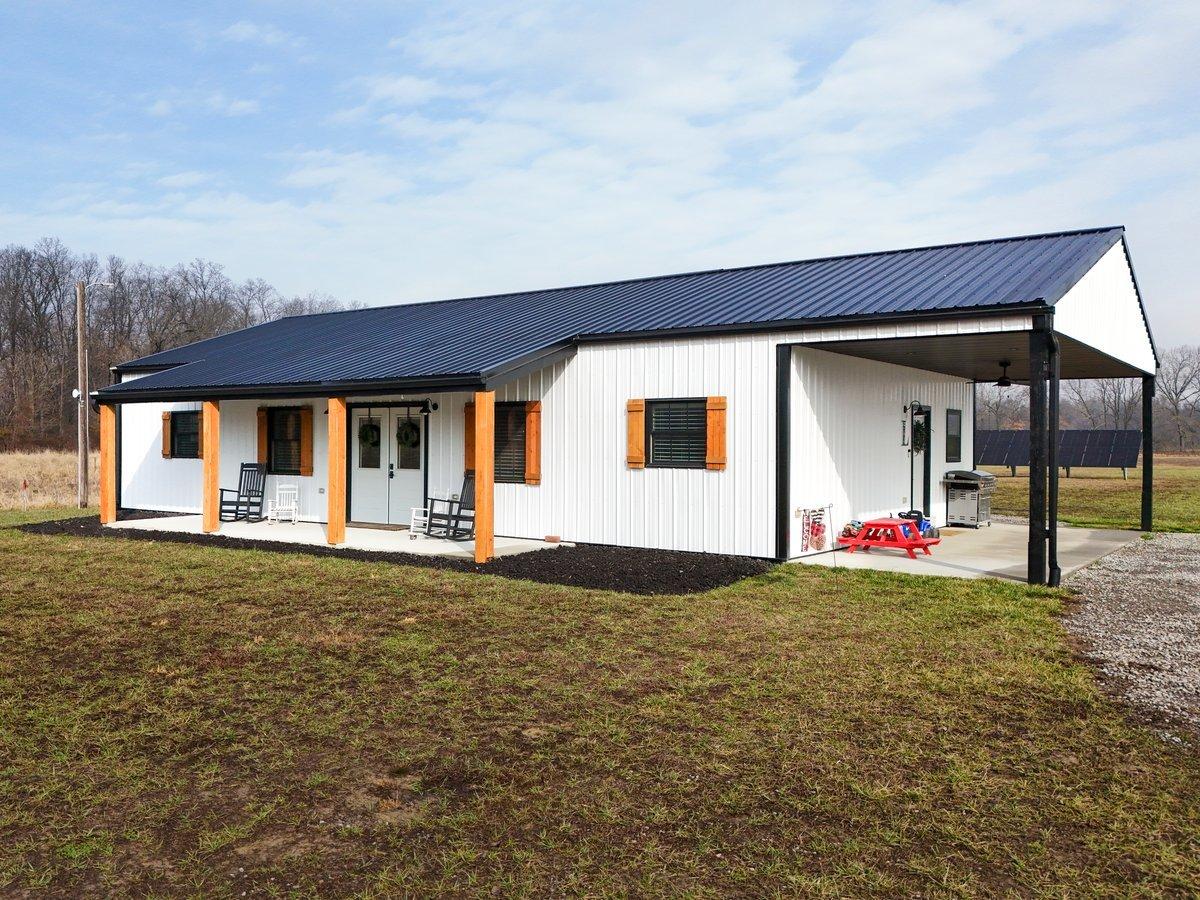 564 Stave Mill Rd., Murphysboro, IL 62966