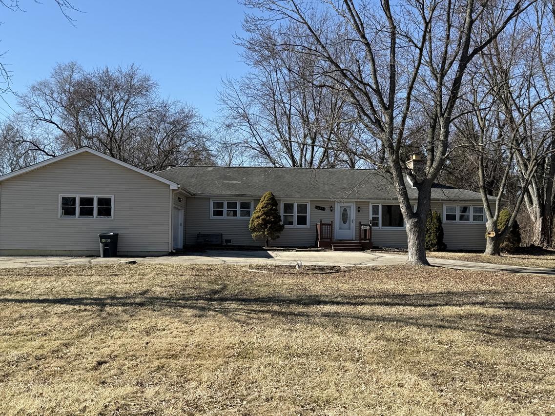 8412 Meadowbrook Dr., Burr Ridge, IL 60527