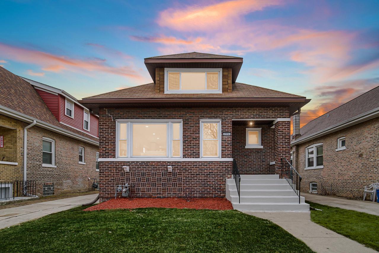 2114 S 10th Ave., Maywood, IL 60153