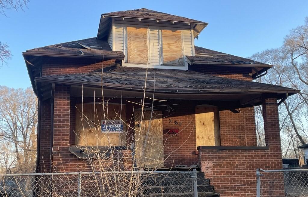 302 E 134th St., Chicago, IL 60827