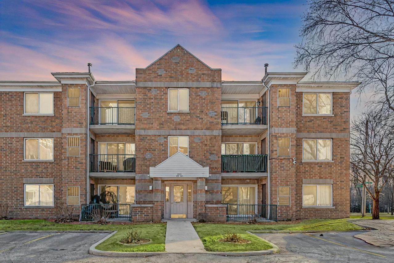 5351 N East River Rd. #202, Chicago, IL 60656