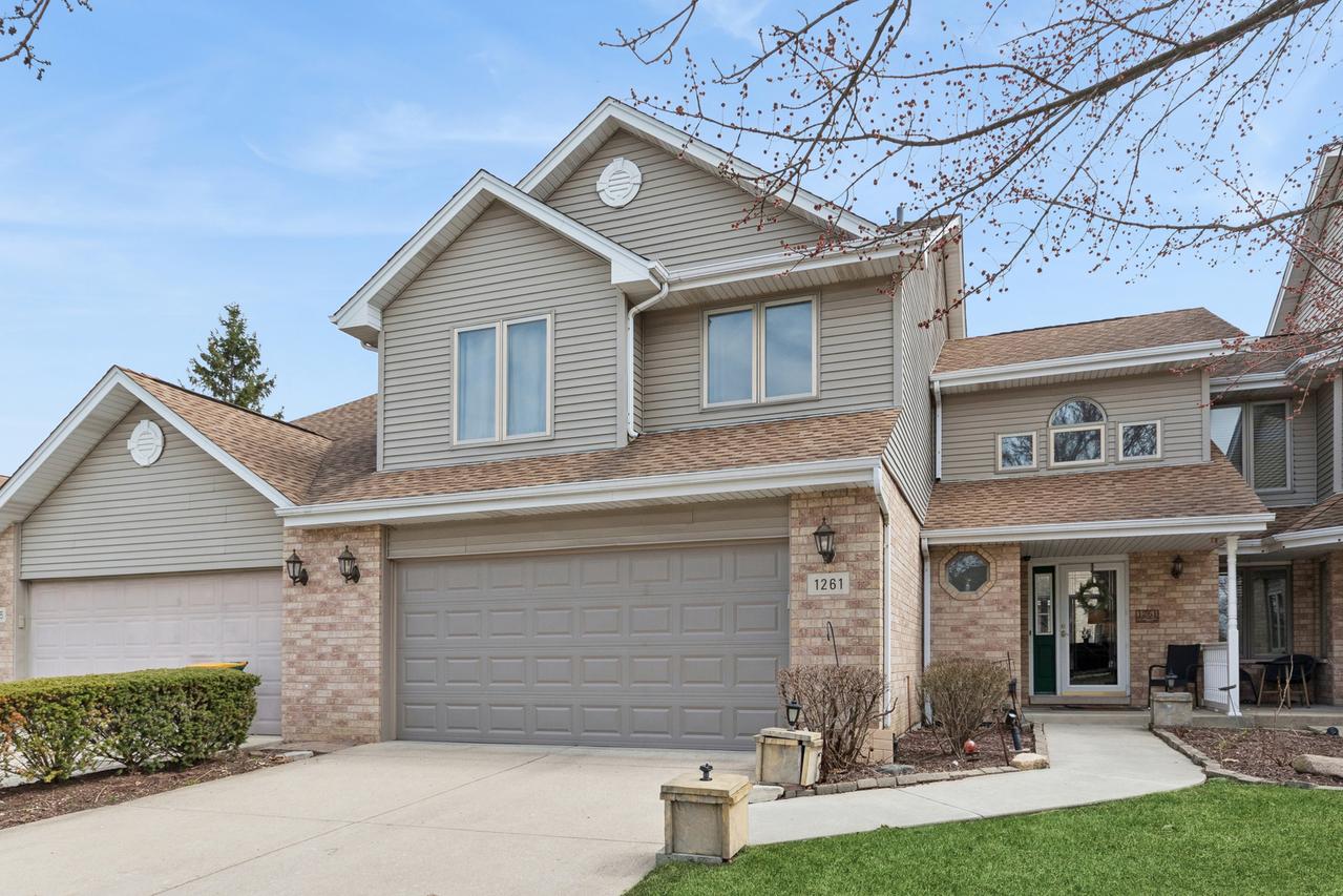 1261 Arbor Dr., Lemont, IL 60439