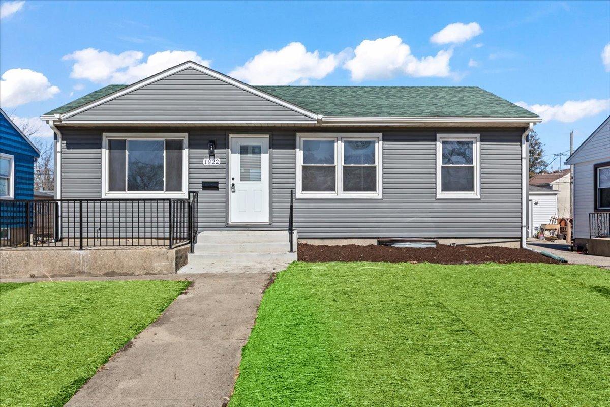 1922 Fargo Ave., Des Plaines, IL 60018