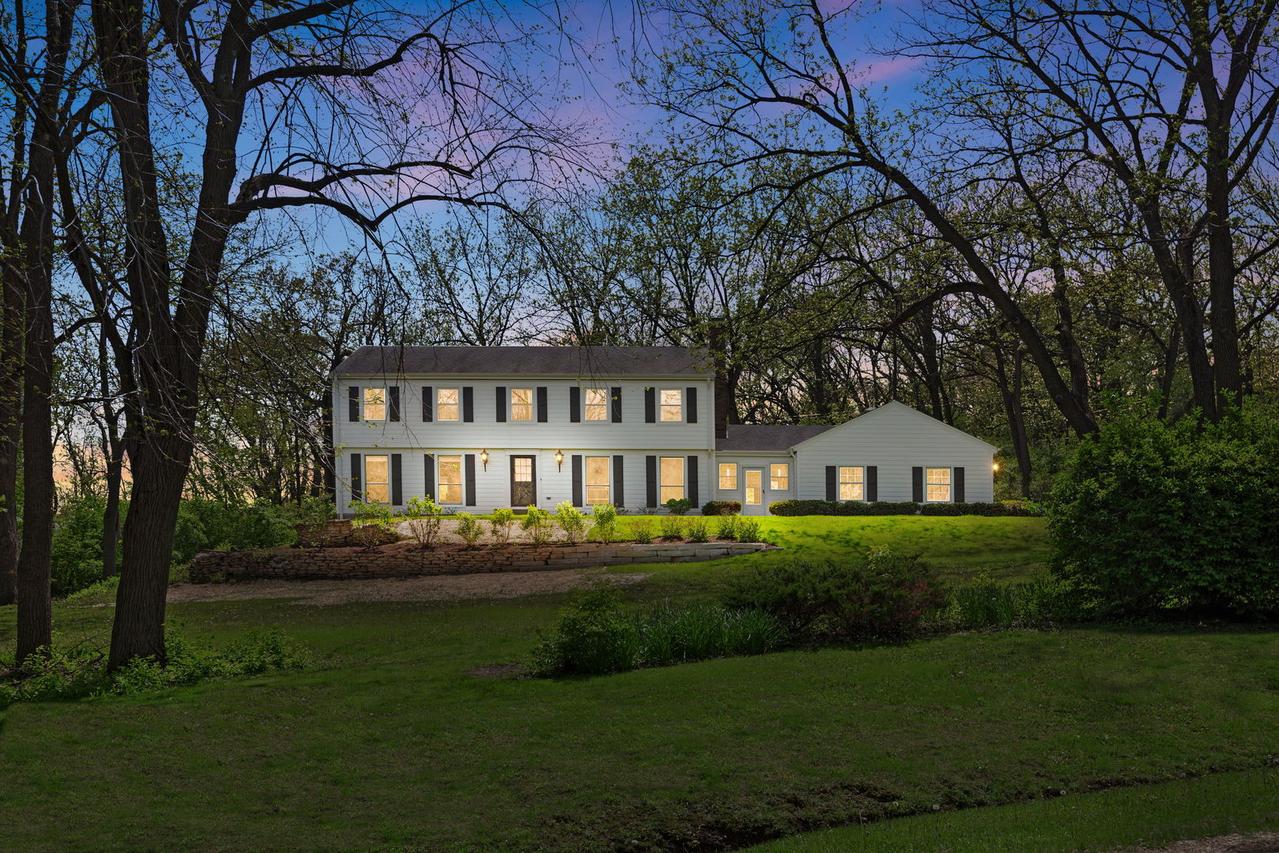 1126 Crane Dr., Sleepy Hollow, IL 60118
