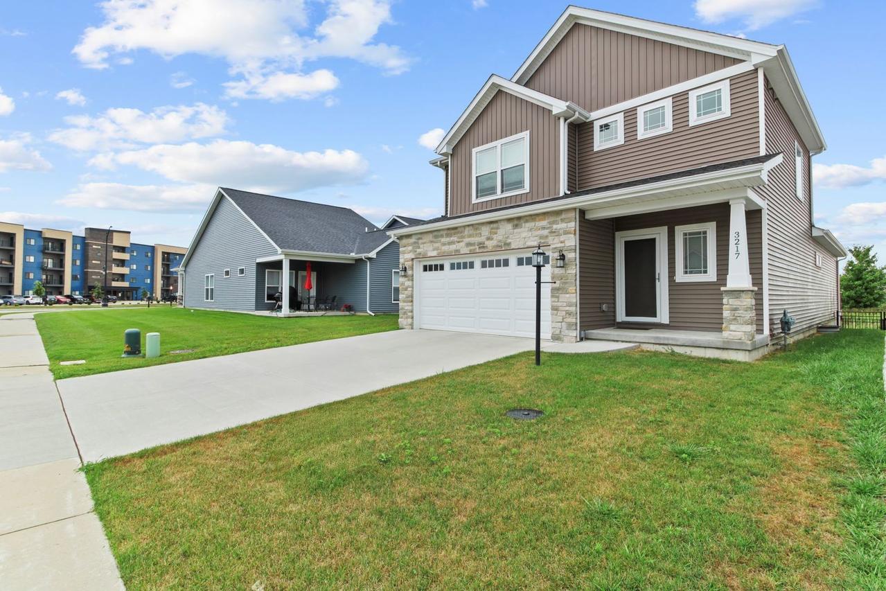 3217 Palmer Dr., Champaign, IL 61822