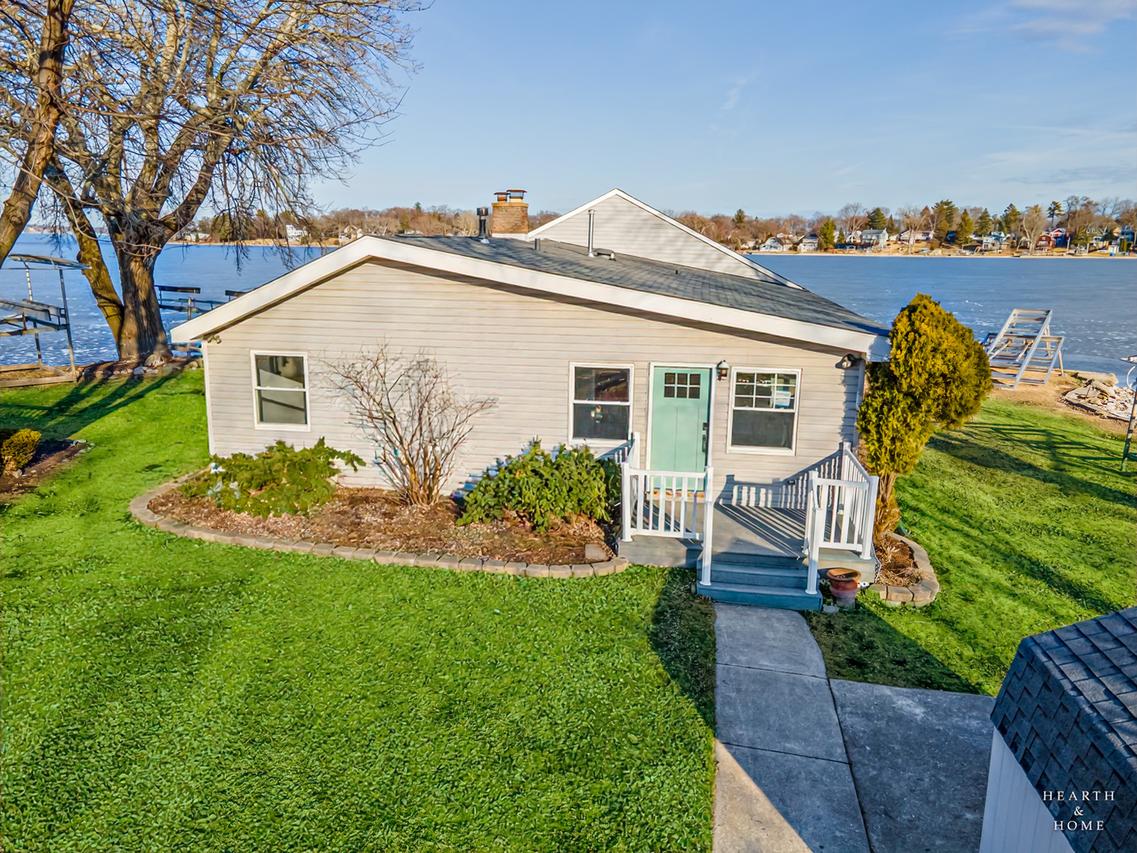 31 Lakeside Ln., Fox Lake, IL 60020
