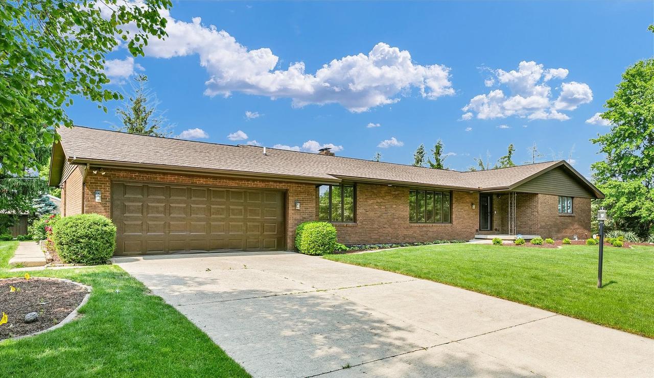 4111 Farhills Dr., Champaign, IL 61822