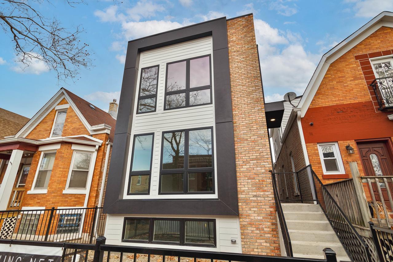 3404 W Evergreen Ave., Chicago, IL 60651