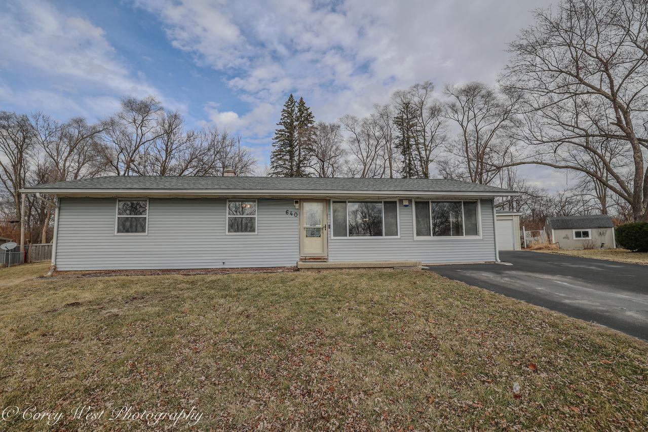 640 Williams Dr., South Elgin, IL 60177