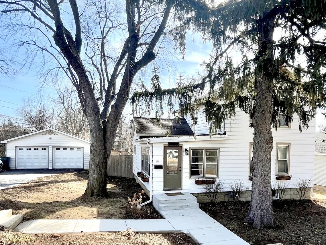 634 E 5th Ave., Naperville, IL 60563