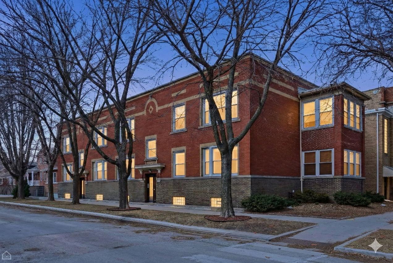 2200 W Winona Ave. #2, Chicago, IL 60625