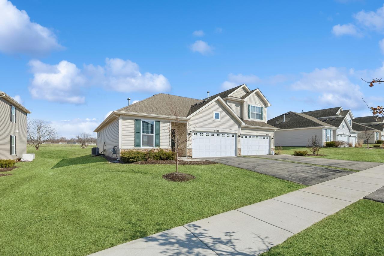 8442 Redbud Ct., Wonder Lake, IL 60097