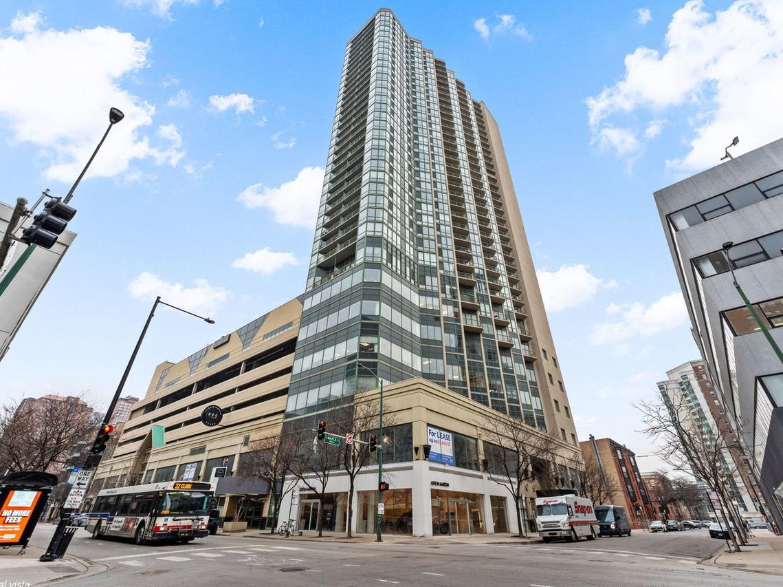 111 W Maple St. #1401, Chicago, IL 60610