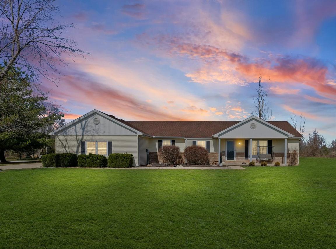 29 Falcon Pass, Camargo, IL 61919