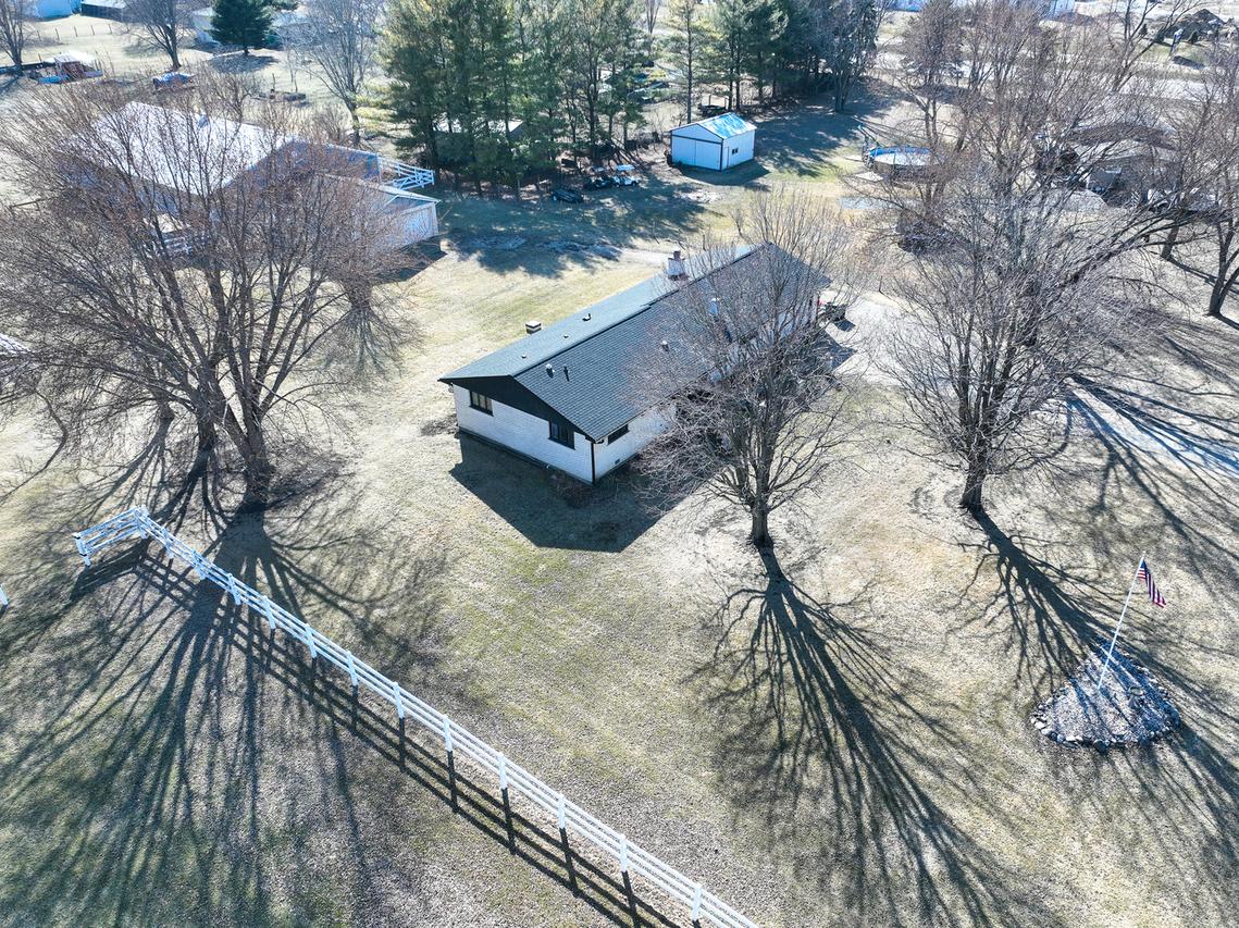 47W185 Kelley Rd., Hampshire, IL 60140