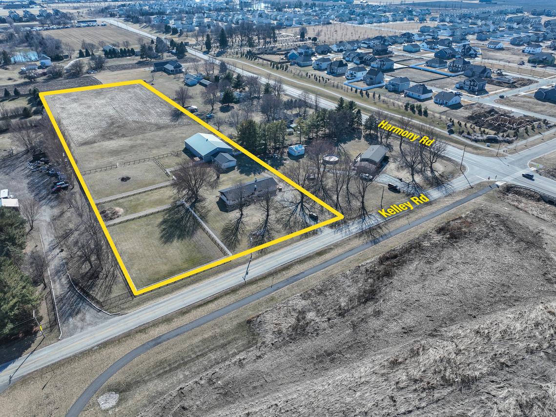 47W185 Kelley Rd., Hampshire, IL 60140