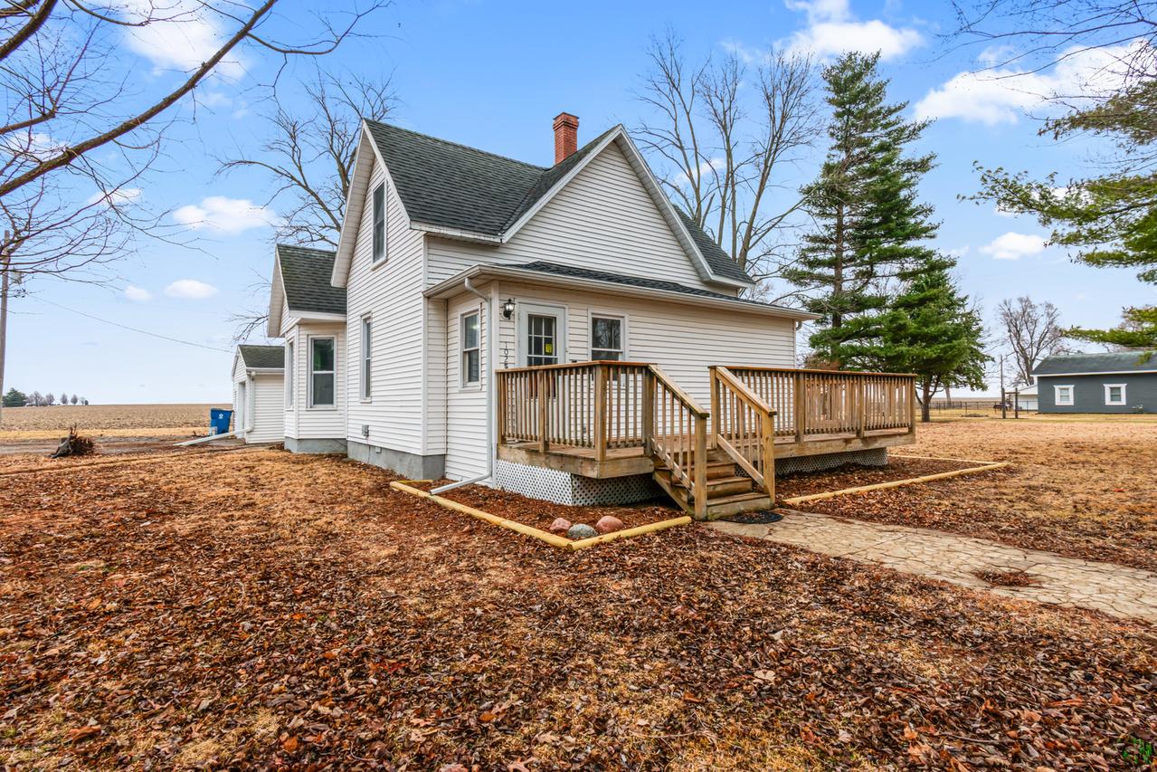 102 S Eastern Ave., Minier, IL 61759